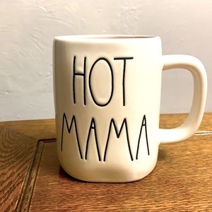 Rae Dunn Hot Mama mug